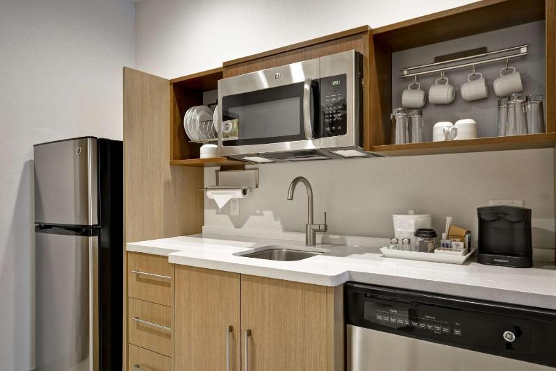 King Studio Suite - Hearing Access/Non-Smoking image 4
