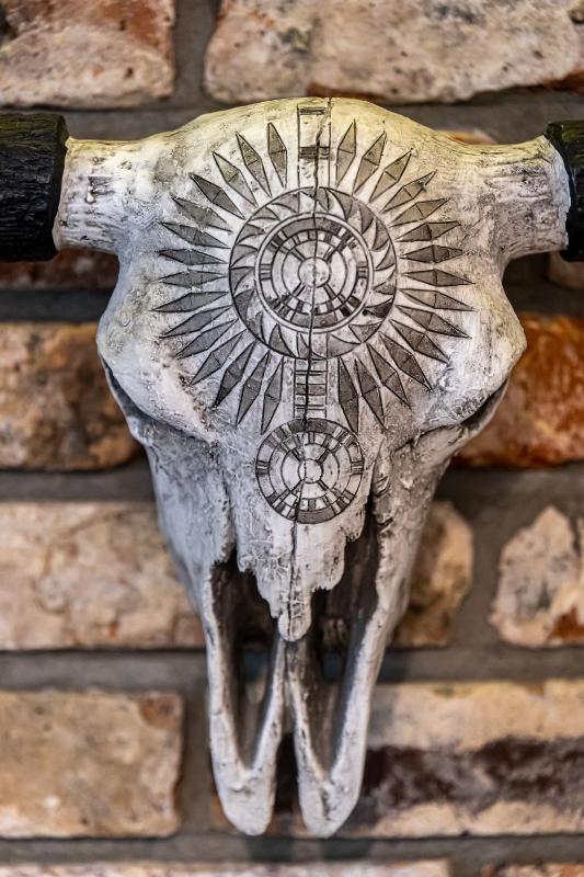 One-Bedroom Apartment image 2