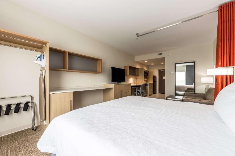 King Studio Suite - Non-Smoking image 3
