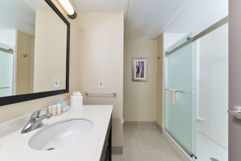 King Room - Non-Smoking image 2