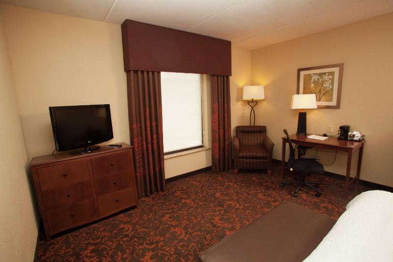King Room with Shower - Non-Smoking image 4