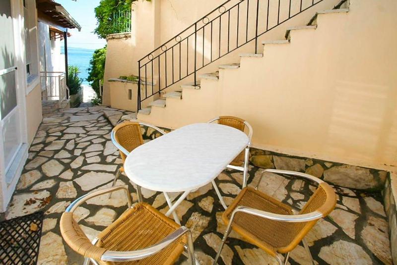 Fotini - image 13