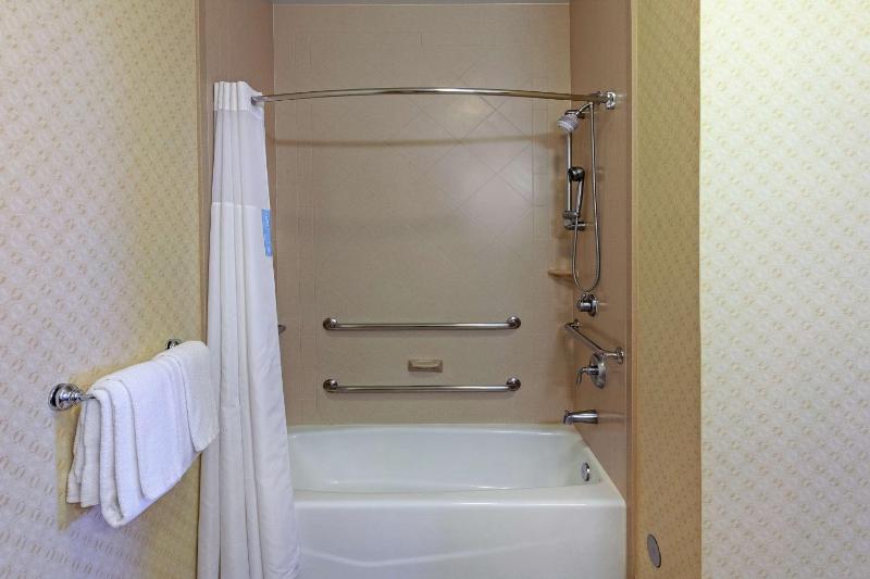 King Room with Accessible Tub - Mobility and Hearing Access/Non-Smoking image 2