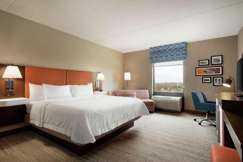 King Room with City View - Non-Smoking image 3