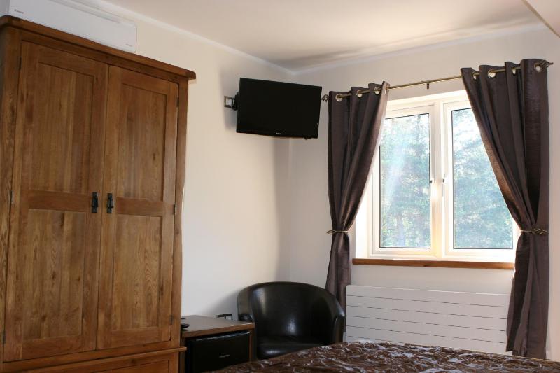 Double Room image 3