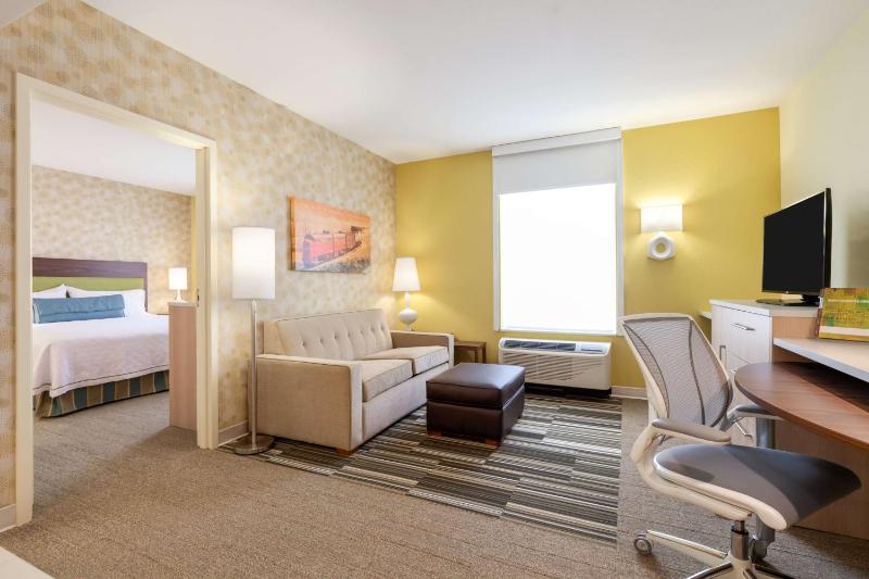 One-Bedroom King Suite - Mobility Accessible image 2