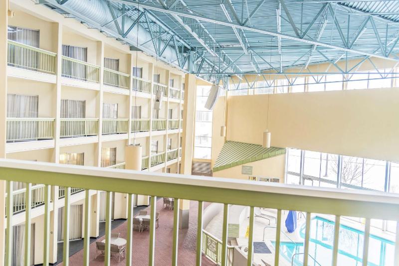 King Room with Indoor Balcony image 3
