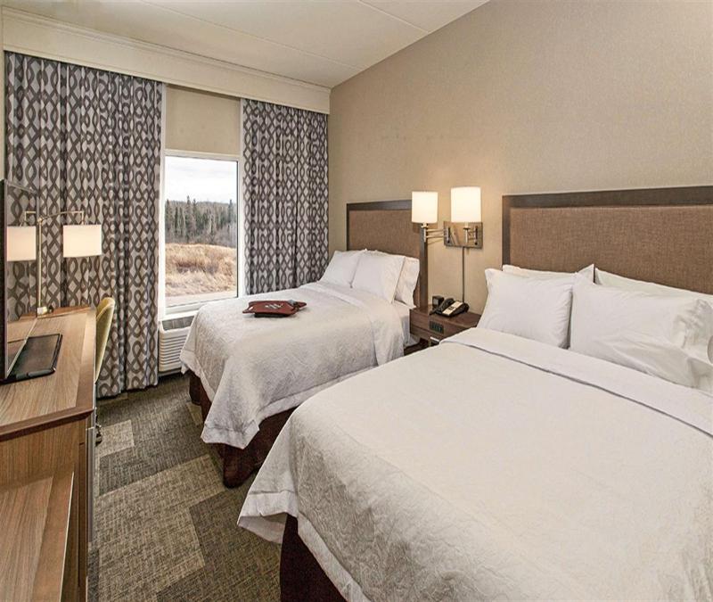 Queen Room with Two Queen Beds (4 Adults) image 1