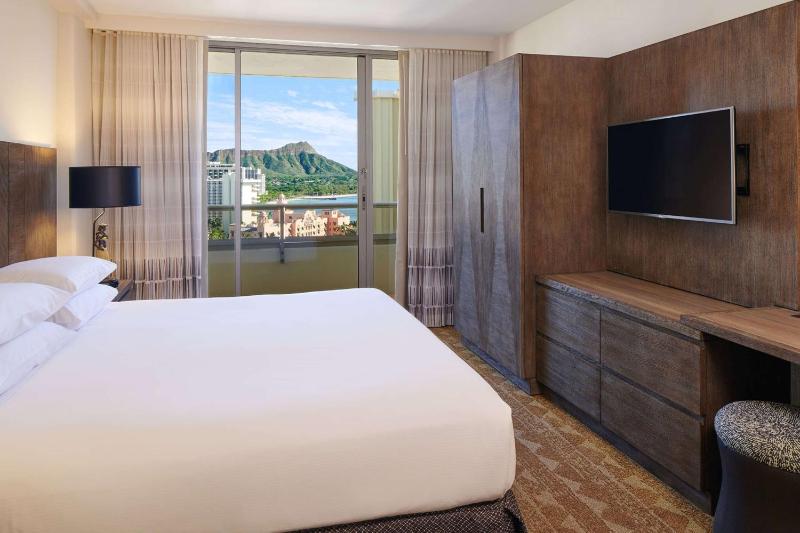 Embassy Suites By Hilton Waikiki Beach Walk - image 7