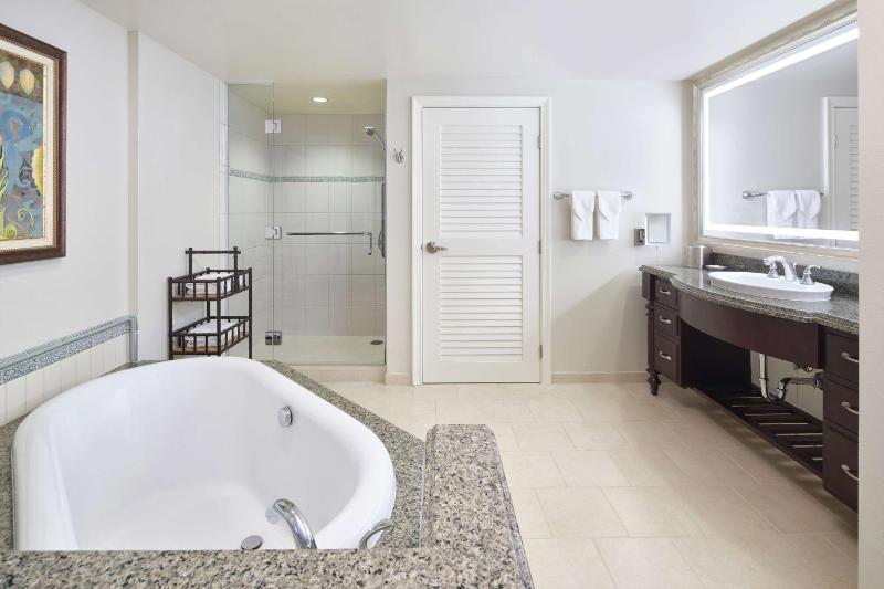 Two-Bedroom Suite with Ocean View image 2