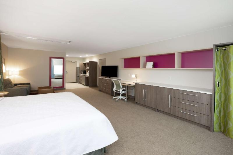 Home2 Suites by Hilton Houston IAH Airport Beltway 8 - image 12