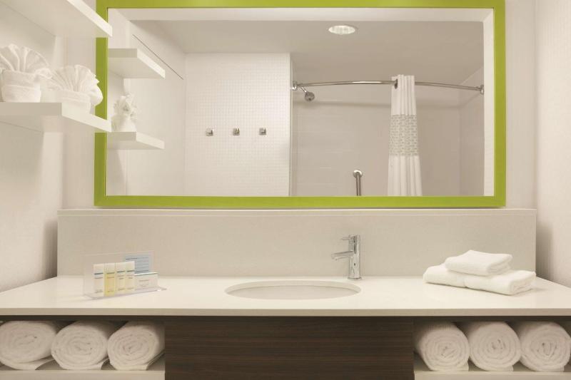King Room - Mobility Access/Non-Smoking image 2