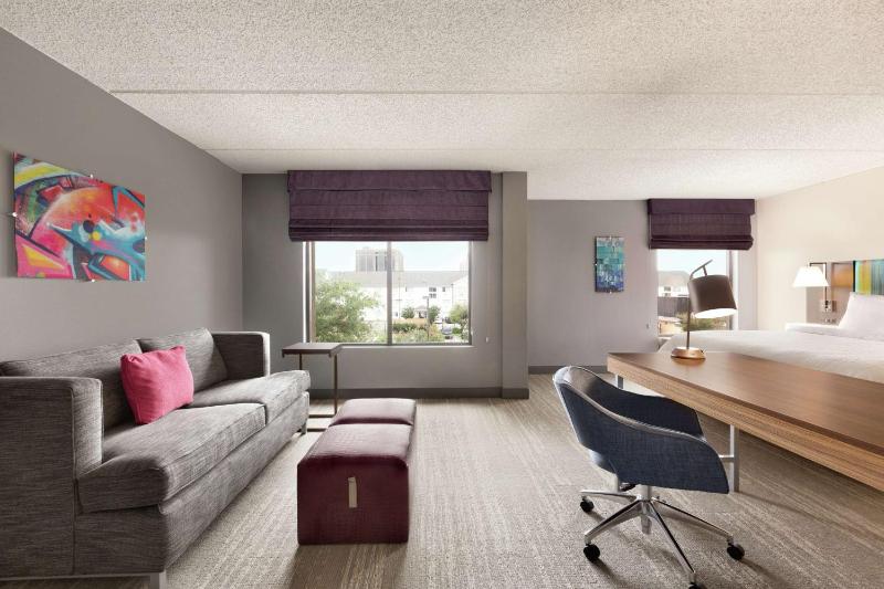 Studio Suite with Two Queen Beds and Sofa Bed - Non-Smoking image 4