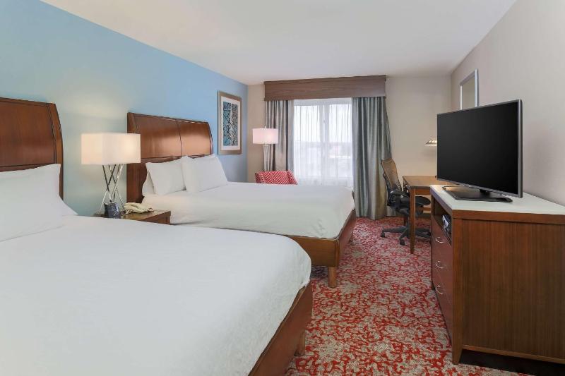 Queen Room with Two Queen Beds - Non-Smoking image 1