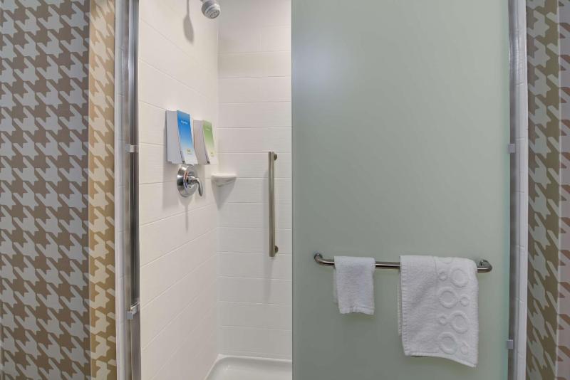 Studio Suite with Two Queen Beds - Hearing Access/Non-Smoking image 2
