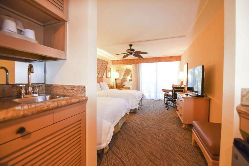 Double Room with Two Double Beds - Garden View - Non-Smoking image 2