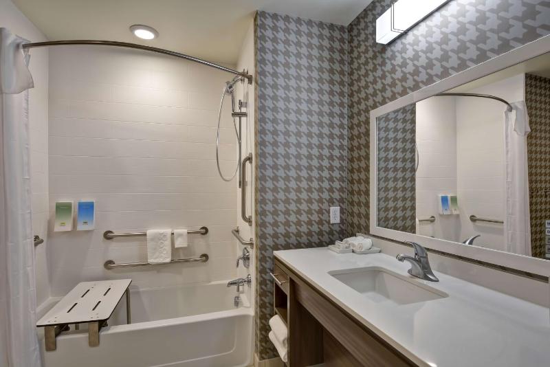 King Studio Suite - Mobility Access/Non-Smoking image 2