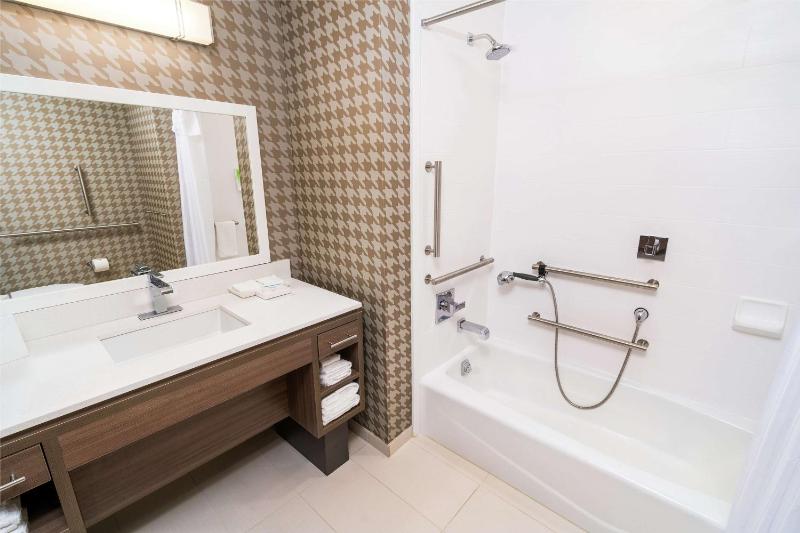 King Studio Suite - Mobility Access/Non-Smoking image 3