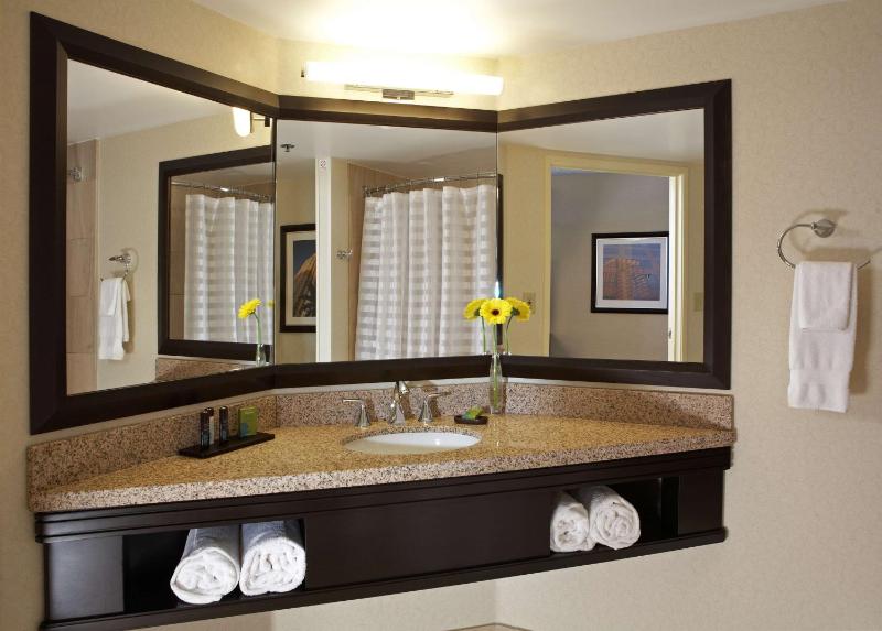 Premium King Suite - Non-Smoking image 2