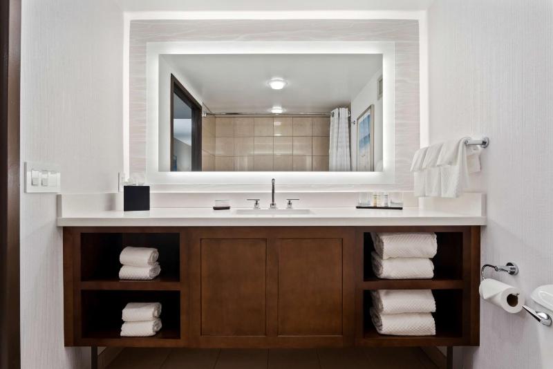 Two Double Bedded Suite with Firework View - Non-Smoking image 2