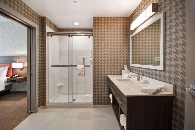 One-Bedroom King Suite - Non-Smoking image 2