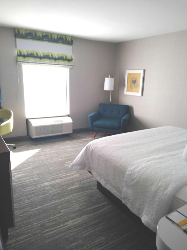 King Room with Whirlpool - Non-Smoking image 1