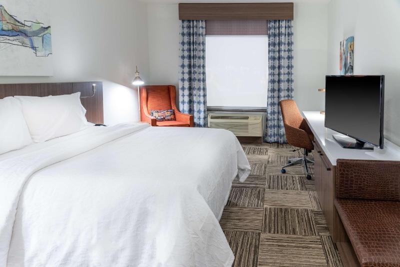 King Room image 4