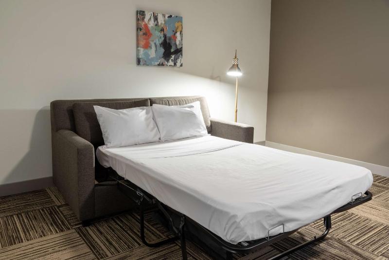 Junior King Suite with Sofa Bed image 4