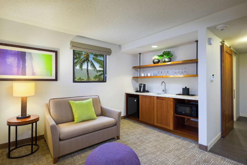 Junior King Suite with Ocean View image 4