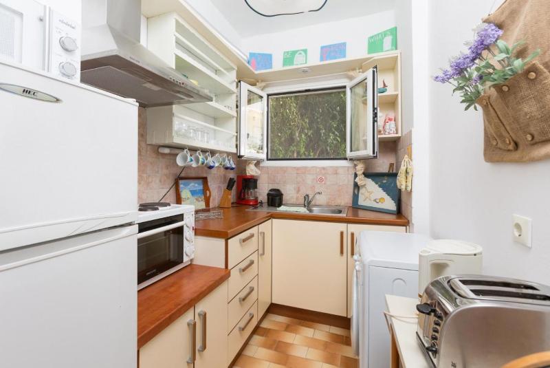 Effie Apartment - image 3
