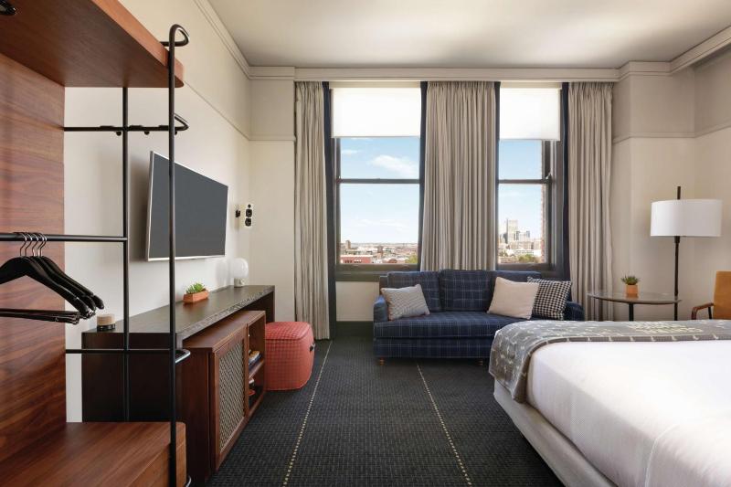 King Room - Mobility Accessible  image 3