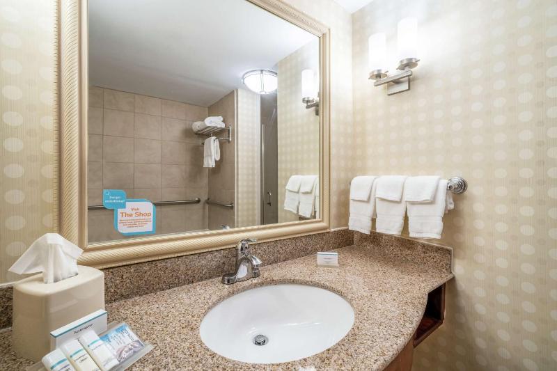 King Room image 3