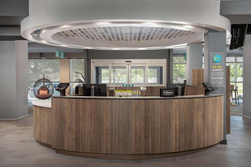 Tru by Hilton Miami West Brickell - image 9