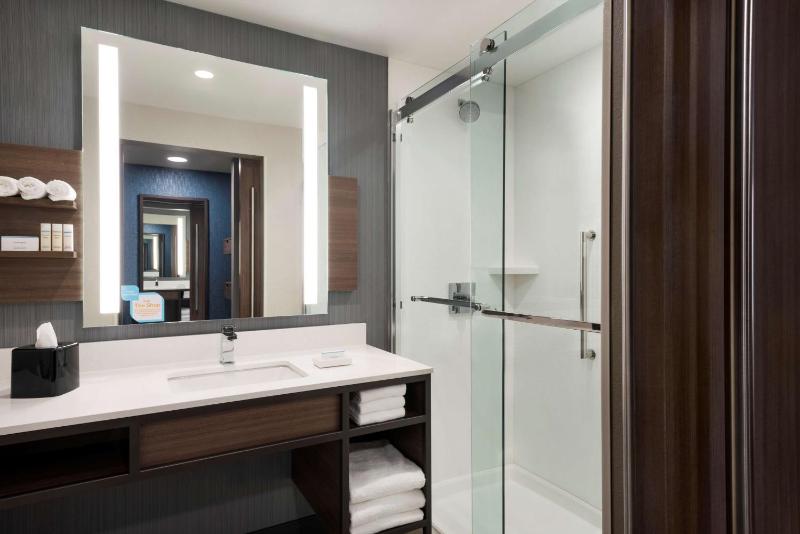 King Room image 2