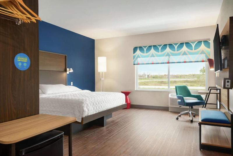 King Room image 3