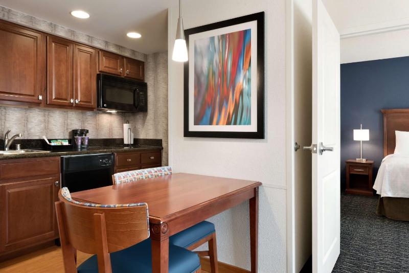One-Bedroom King Suite - Non-Smoking image 4