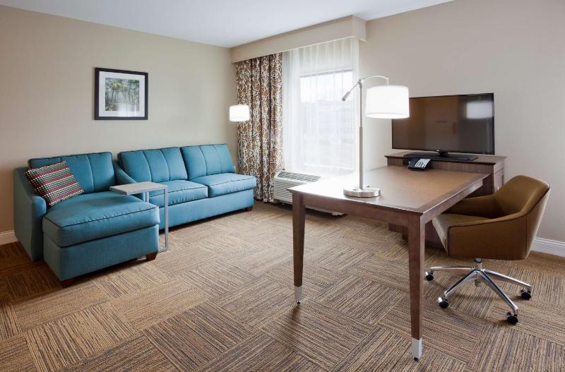 Queen Studio Suite with Two Queen Beds - Non-Smoking image 4
