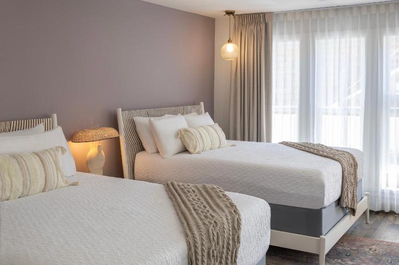 Queen Room with Two Queen Beds image 1