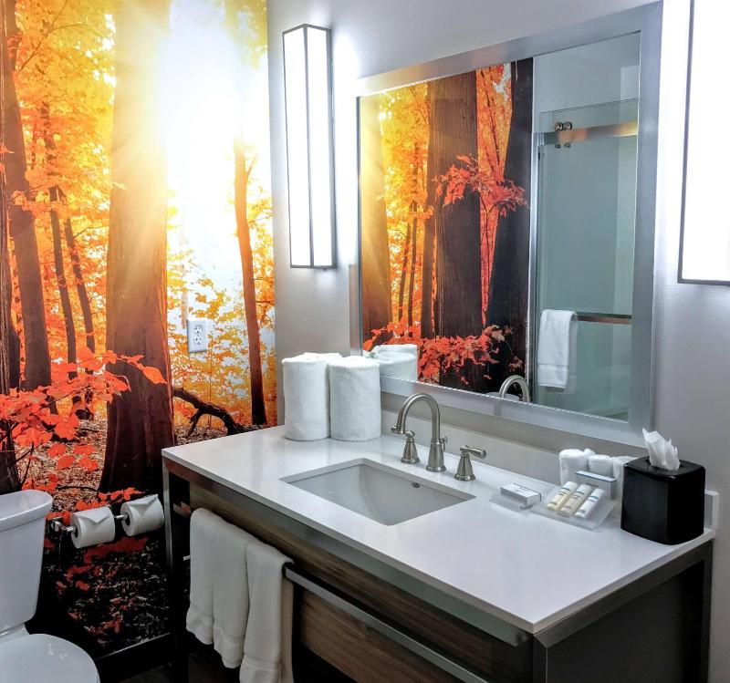 King Room image 2
