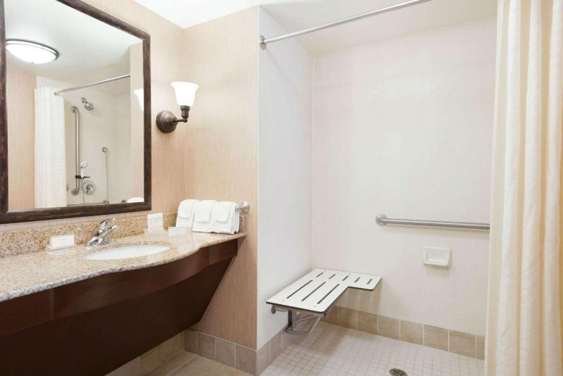 King Suite with Accessible Tub - Mobility and Hearing Access/Non-Smoking image 1