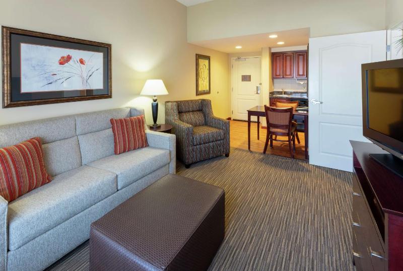 One-Bedroom Queen Suite with Two Queen Beds - Non-Smoking image 2