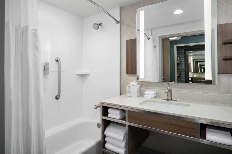 King Room image 2