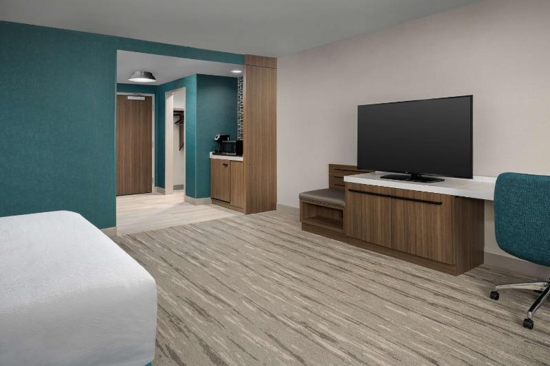 King Room image 3