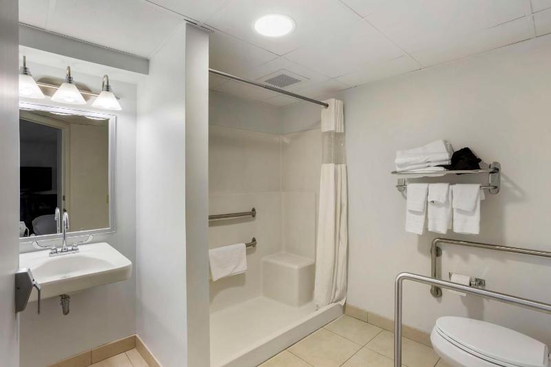Double Room with Two Double Beds and Roll-In Shower - Disability Access image 2