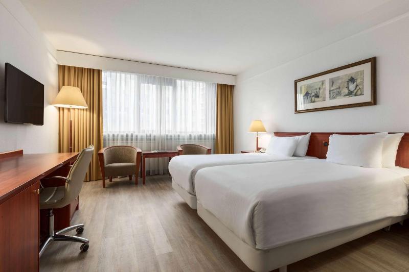 Standard Double or Twin Room image 1