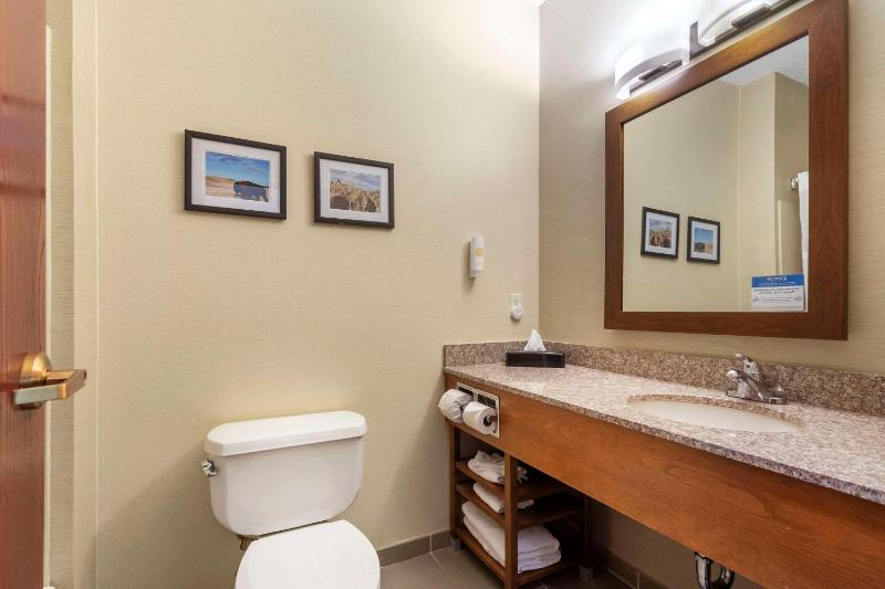 King Suite - Non-Smoking image 2