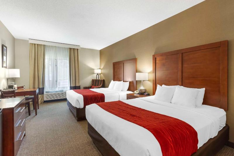 Queen Suite with Two Queen Beds - Non-Smoking image 3