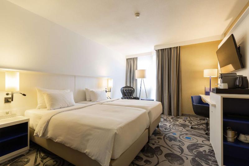 Superior Double or Twin Room image 4
