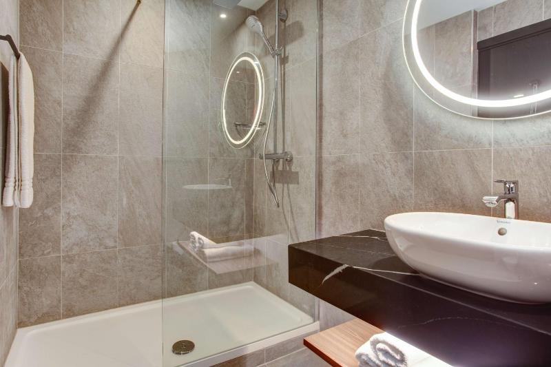Standard Room image 2