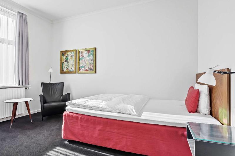 Standard Single Room - Non-Smoking image 3